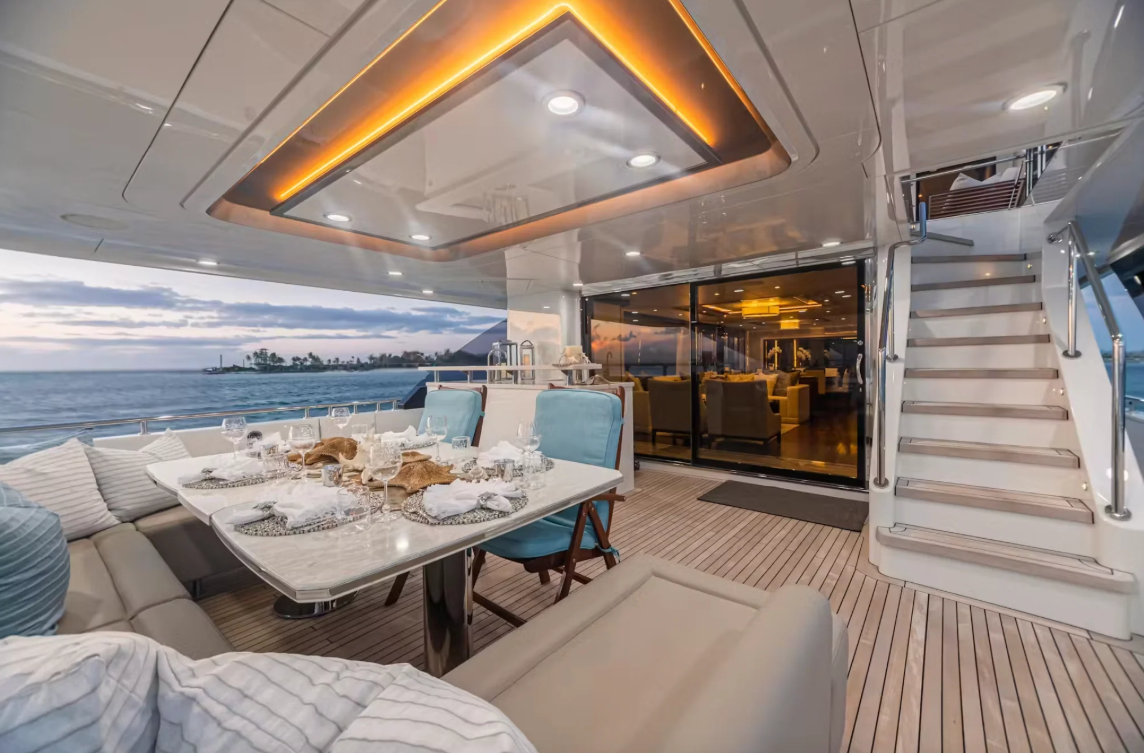 M/Y IC