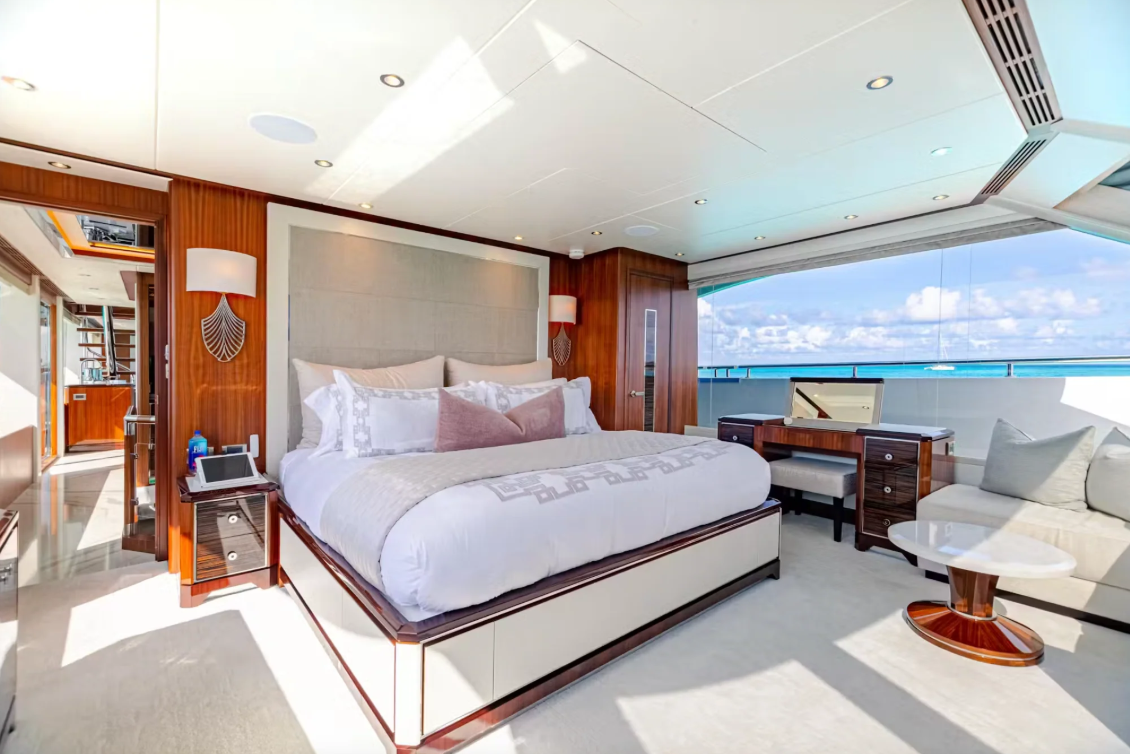 M/Y IC
