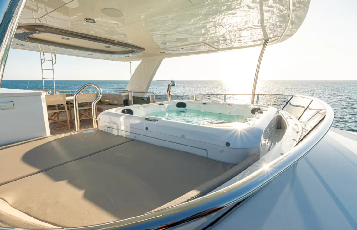 M/Y IC