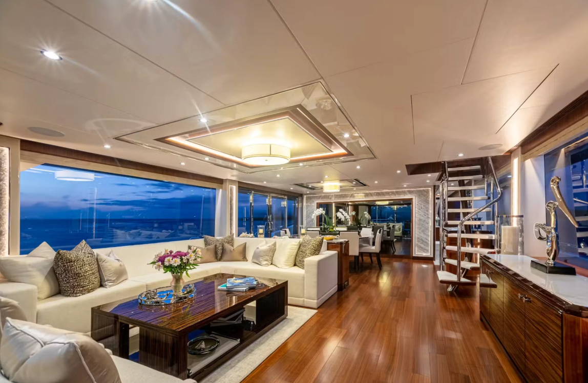 M/Y IC