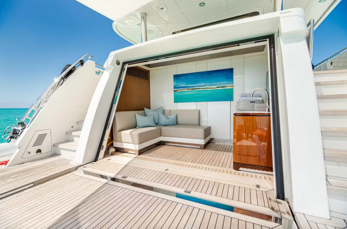 M/Y IC