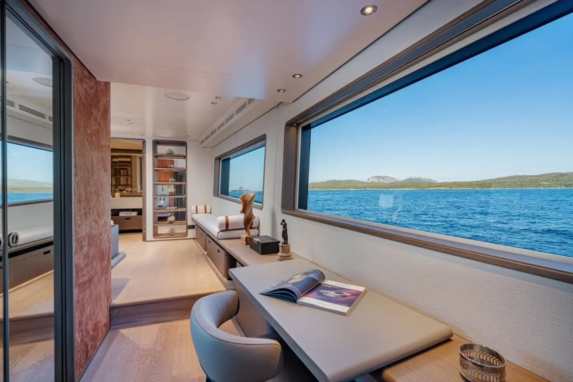 M/Y TWINS