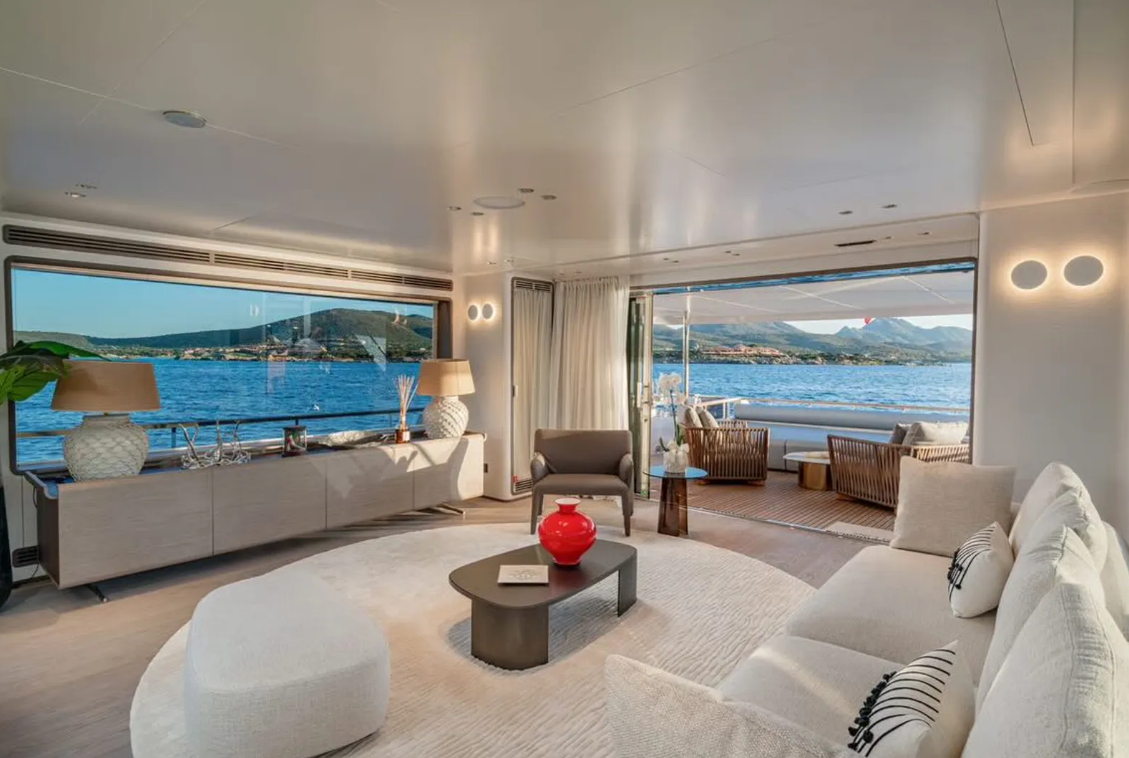 M/Y TWINS
