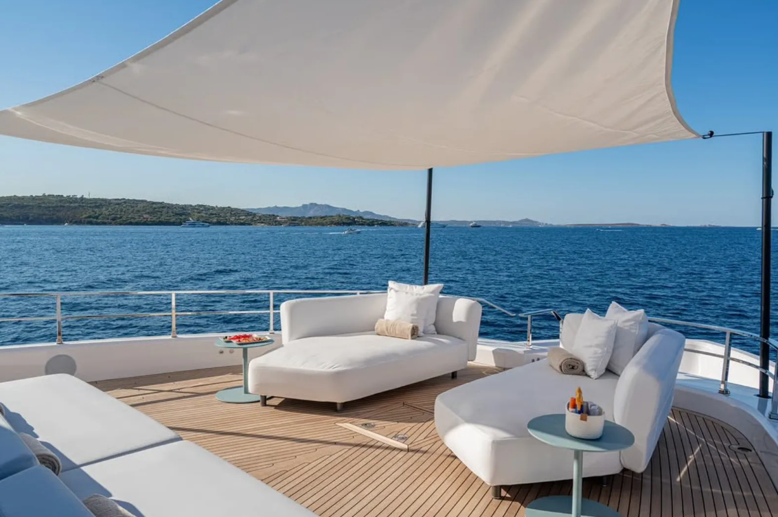 M/Y TWINS