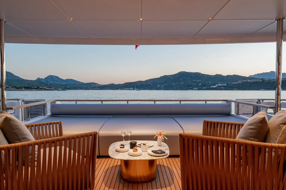 M/Y TWINS