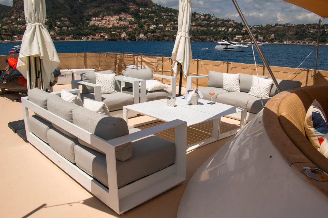 M/Y EVA
